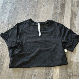 NWT Lululemon Short Sleeve Shirt (MNS M)